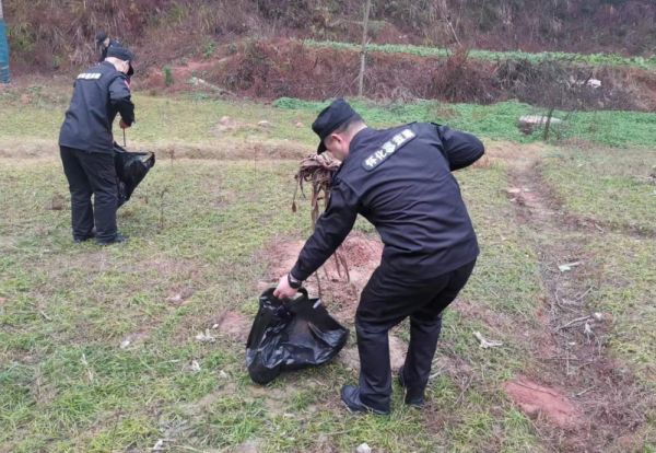 懷化藍盾保安服務(wù)有限公司,湖南保安服務(wù),湖南區(qū)域秩序維護,湖南物業(yè)管理服務(wù) 懷化藍盾保安服務(wù)有限公司,湖南保安服務(wù),湖南區(qū)域秩序維護,湖南物業(yè)管理服務(wù)